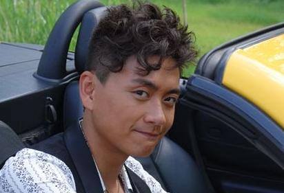 四款男星卷发彰显男人气质