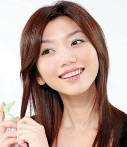美女们夏日秀发防晒技巧