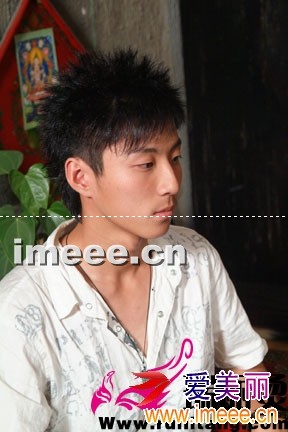 最新男生锡纸烫发型图片