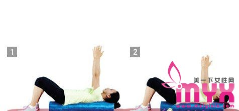 瑜伽枕头减肥操 顺着力度放松肌肉 轻松甩走体脂肪！