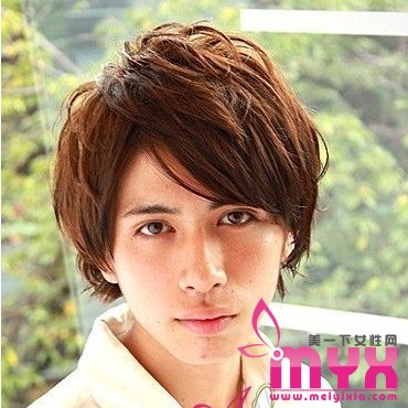 2013年会继续流行的男生烫发造型