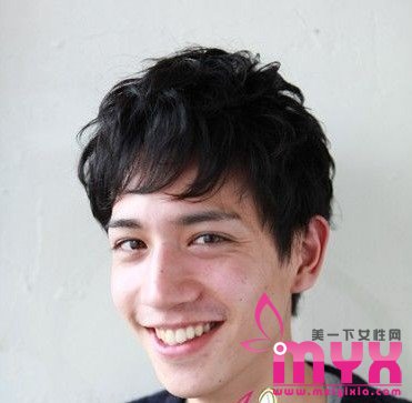 2013年会继续流行的男生烫发造型