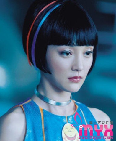 三位女明星的多色挑染发，你最喜欢谁的时尚发色？