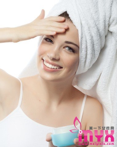 什么是闭口粉刺?开口和闭口粉刺之间的区别