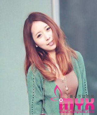 OL女生最喜欢的甜美气质直发发型扎法