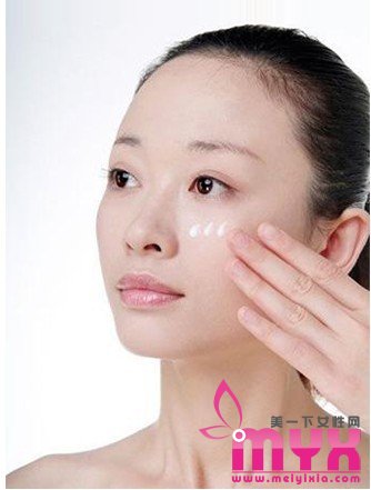 眼睛红血丝是怎么回事 应该如何去除?