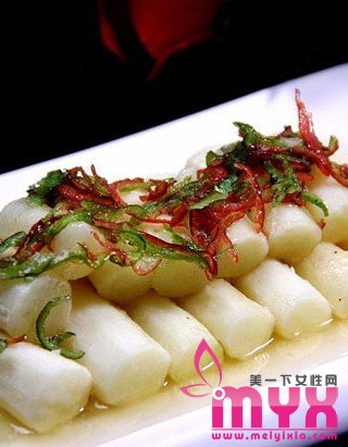 女人多吃什么丰胸 胸部需要补充哪些营养?