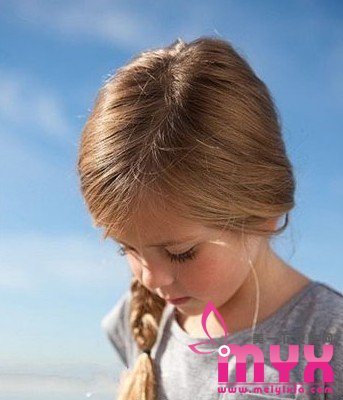 10款最好看的小女孩发型扎法（图片）