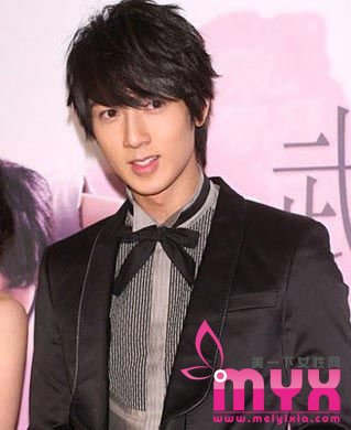 当红男明星亲自示范 长脸男生最适合的发型