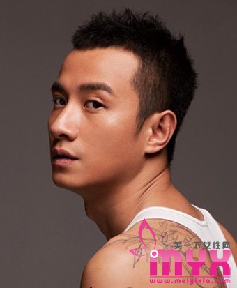 当红男明星亲自示范 长脸男生最适合的发型