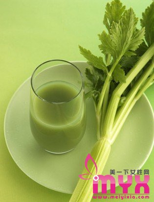 吴莫愁美腿夺目 线条感瘦腿秘诀