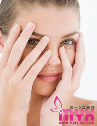 眼部脂肪粒怎么去除 如何去除眼部脂肪粒?