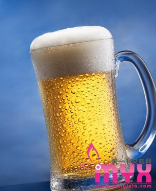 啤酒护肤 粗糙肌肤变得更细腻光滑
