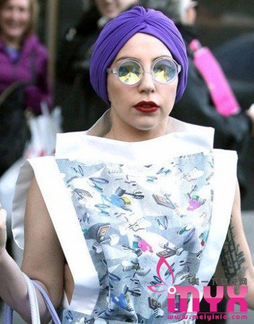Lady Gaga百变造型 米奇头发型俏皮又抢眼