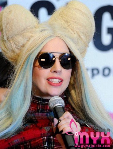 Lady Gaga百变造型 米奇头发型俏皮又抢眼