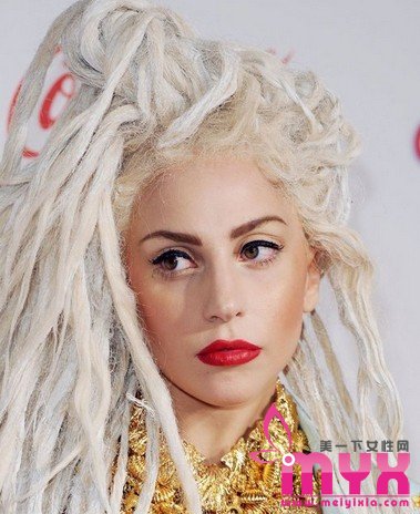 Lady Gaga百变造型 米奇头发型俏皮又抢眼
