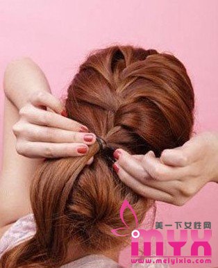 韩式甜美编发盘发 助你马年迅速有桃花