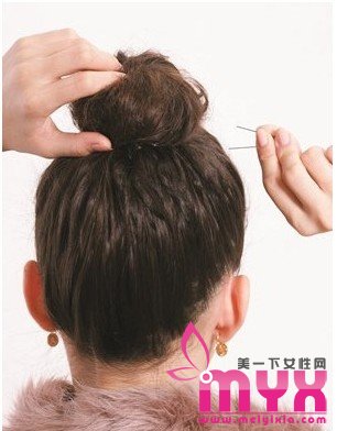 精美马尾+活力丸子头 简单显气质 熟女的最爱