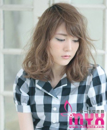 凌乱美的懒慵发型 甩掉呆板 感受无限光阳