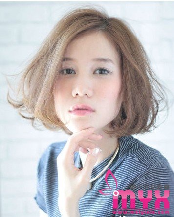 凌乱美的懒慵发型 甩掉呆板 感受无限光阳
