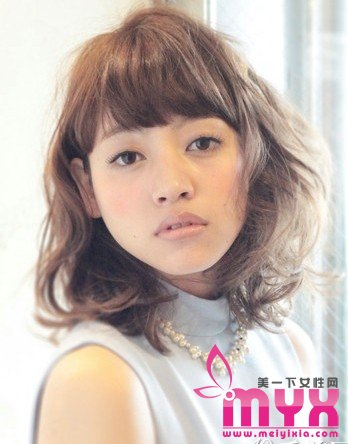 凌乱美的懒慵发型 甩掉呆板 感受无限光阳