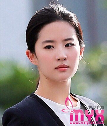学神仙姐姐黑色大卷 扮女王把思密达男神全部通关!