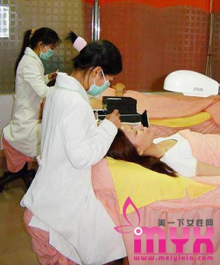 美容师揭秘：隐藏在美容院里坑蒙潜规则