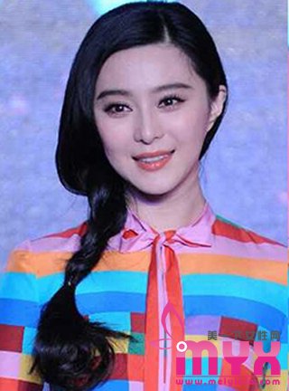 “话题女王”范冰冰 甜麻花辫缠住李晨心