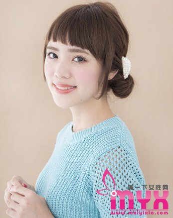 3分钟丸子头扎法攻略 活力时尚 甜美减龄