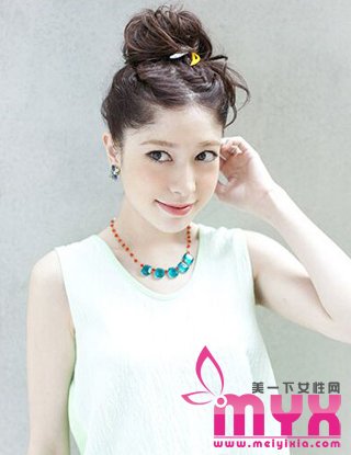 新年新气象 甜美发型扎法助你美美过大年