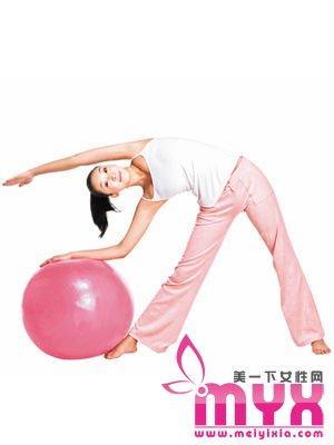 8式瑜伽球减肥动作 塑造完美身型
