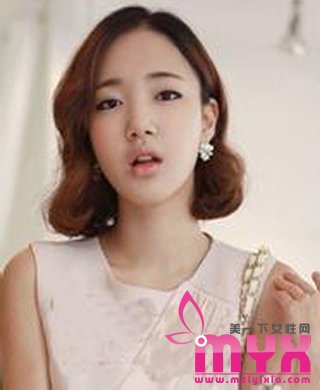 超人气女神范儿的中分发型  打造女王惊艳气质