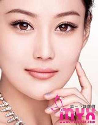 消除金鱼眼袋的4个小妙招