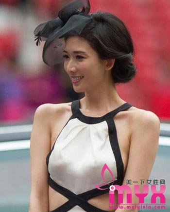 戴对发饰轻松“冻”龄 志玲姐姐亲自示范