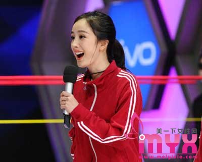 杨幂马尾发型 青春靓丽 颜值逆天