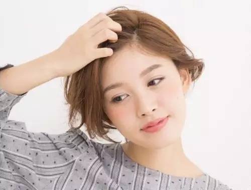 中长发如何打造多样化、时尚感爆棚的欧美范发型？