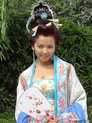 《问君能有几多愁》刘涛周娥皇发型 古装发髻温婉妩媚