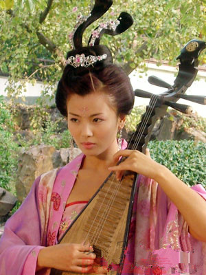 《问君能有几多愁》刘涛周娥皇发型 古装发髻温婉妩媚
