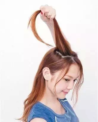 中分刘海中长发的女生，时尚感满分扎发在这里