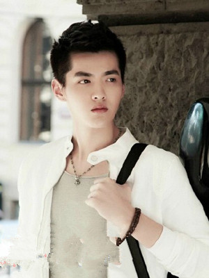 吴亦凡为你演绎杀马特发型的时尚潮男style