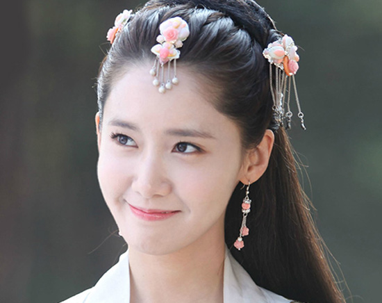 看韩国女神林允儿变身中国古装美女