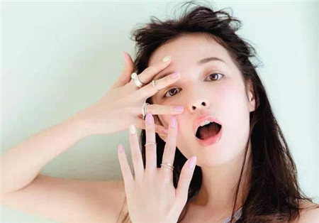 圆脸适合的短发发型，让你春夏秋冬都显瘦