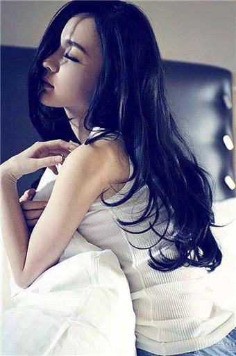 好看的长卷发发型图片，一起蓄发做一个美丽的女纸！
