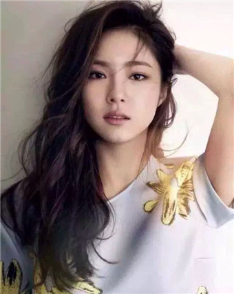 好看的长卷发发型图片，一起蓄发做一个美丽的女纸！