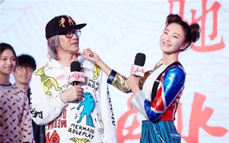 丸子头也可以玩出“N+1”般变化，你造吗？