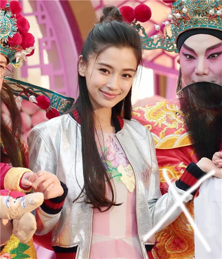 倍儿实用、减龄、倍灵动的“小尾巴丸子头”