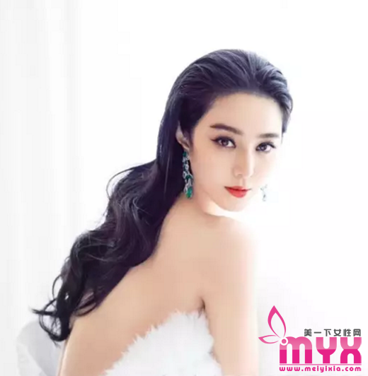 想要和明星一样精致妆容 自己化妆不再是简单的涂鸦