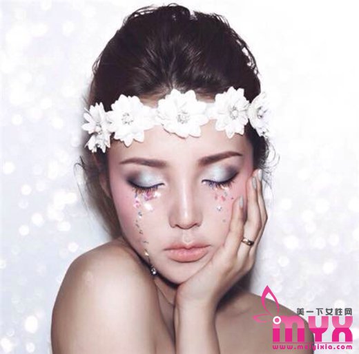 眼妆依旧老大难？搞清眼部问题手残党也可以画美美的眼妆