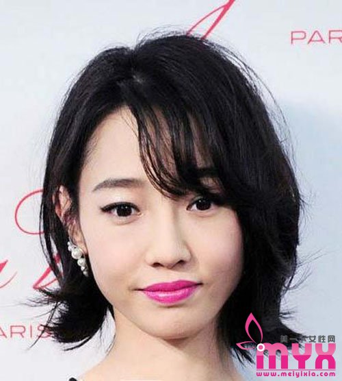 优雅知性玫红色唇膏 娱乐圈女明星教你怎么驾驭它