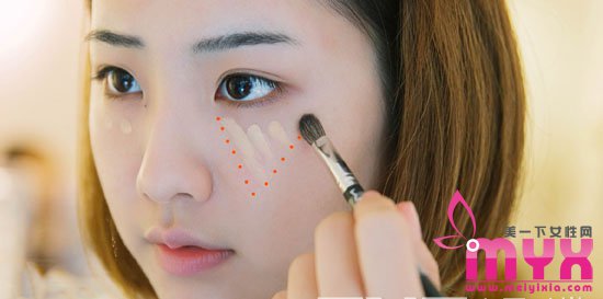 韩剧女主轻透薄底妆教程 打造无暇妆感必备化妆技巧